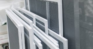 Москитные сетки на пластиковые окна Темрюк купить по цене от 924 руб.